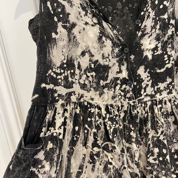 Short Renew Bleach Dye dress - Picture 2 of 3